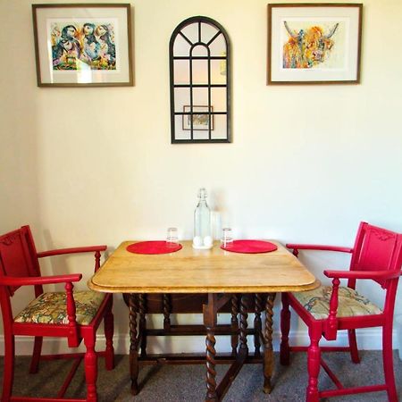 The Red Red Robin Cottage Портри Экстерьер фото
